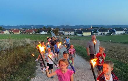 Fackelwanderung zum Ferienende