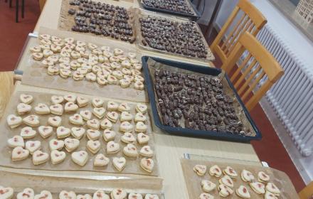 Weihnachtsbäckerei für den Weihnachtsmarkt